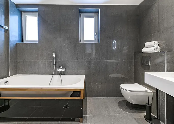 Iconic Legacy Seafront Apartamento *