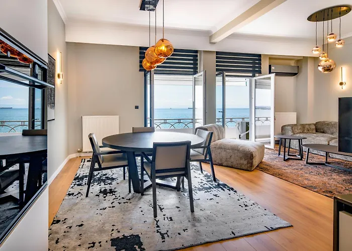 Iconic Legacy Seafront Apartamento *
